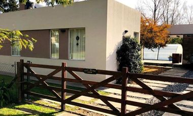 RETASADA! CASA AUTOSUSTENTABLE EN LA CALETA