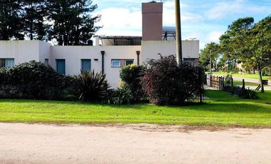 RETASADA! CASA AUTOSUSTENTABLE EN LA CALETA