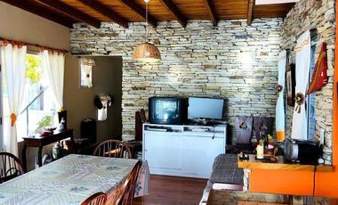 RETASADA! CASA AUTOSUSTENTABLE EN LA CALETA