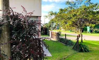 RETASADA! CASA AUTOSUSTENTABLE EN LA CALETA