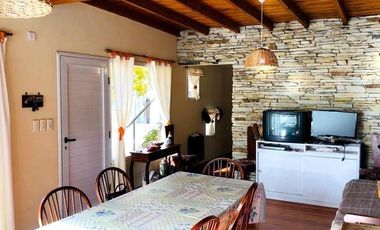 RETASADA! CASA AUTOSUSTENTABLE EN LA CALETA