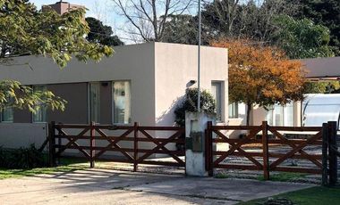 RETASADA! CASA AUTOSUSTENTABLE EN LA CALETA