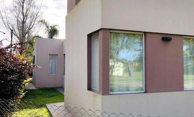 RETASADA! CASA AUTOSUSTENTABLE EN LA CALETA