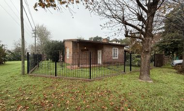 VENTA CASA 2 DORMITORIOS CON PIELTA EN FUNES