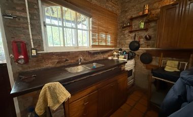 VENTA CASA 2 DORMITORIOS CON PIELTA EN FUNES