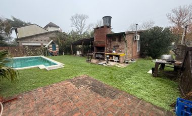 VENTA CASA 2 DORMITORIOS CON PIELTA EN FUNES