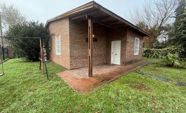 VENTA CASA 2 DORMITORIOS CON PIELTA EN FUNES