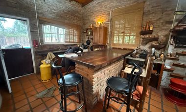 VENTA CASA 2 DORMITORIOS CON PIELTA EN FUNES