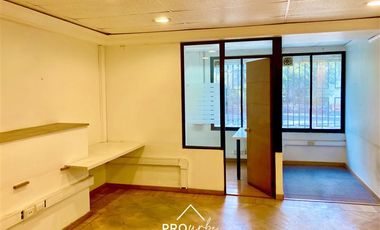 Casa en Arriendo en Casa Comercial para Oficina en Suecia con Lota Terreno 720 m2, Providencia