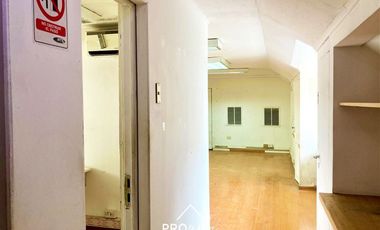 Casa en Arriendo en Casa Comercial para Oficina en Suecia con Lota Terreno 720 m2, Providencia