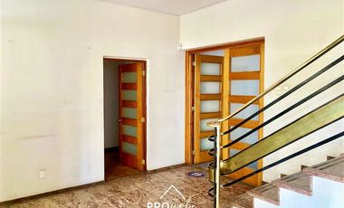 Casa en Arriendo en Casa Comercial para Oficina en Suecia con Lota Terreno 720 m2, Providencia