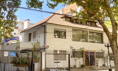 Oficina en Arriendo en Casa Comercial para Oficina en Suecia con Lota Terreno 720 m2, Providencia