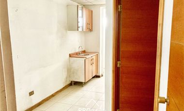 Oficina en Arriendo en Casa Comercial para Oficina en Suecia con Lota Terreno 720 m2, Providencia