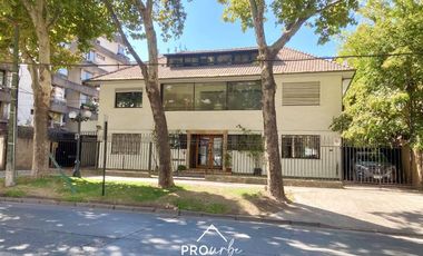 Oficina en Arriendo en Casa Comercial para Oficina en Suecia con Lota Terreno 720 m2, Providencia