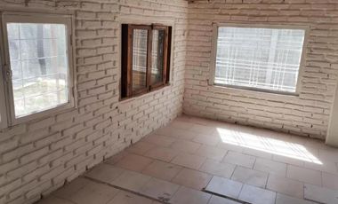 Casa en venta - 3 Dormitorios 2 Baños - 360Mts2 - Ezeiza
