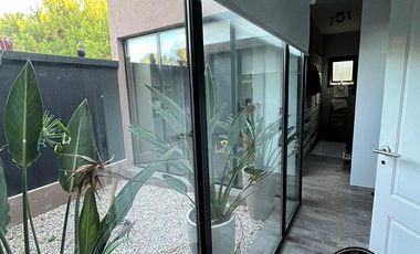 Casa en venta - San Bernardo - Calle 1 Esq. 16 al 1284