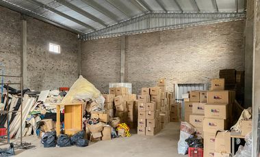 Galpón en venta 375 m2 Piso de hormigón Techo chapa Portón corredizo