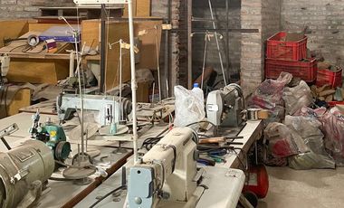 Galpón en venta 375 m2 Piso de hormigón Techo chapa Portón corredizo