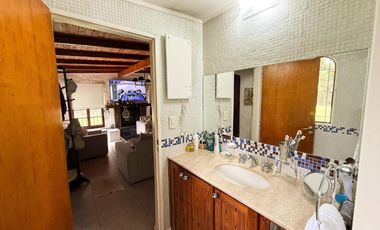 Casa en venta - 3 Dormitorios 3 Baños - 2.100Mts2 - Villa Elisa