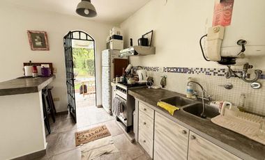 Casa en venta - 3 Dormitorios 3 Baños - 2.100Mts2 - Villa Elisa