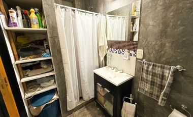 Casa en venta - 3 Dormitorios 3 Baños - 2.100Mts2 - Villa Elisa