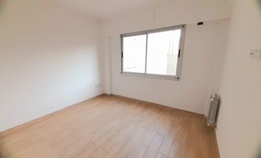 Florida Mitre - Amplio 2 amb en excelente estado, con balcón, 2 baños!