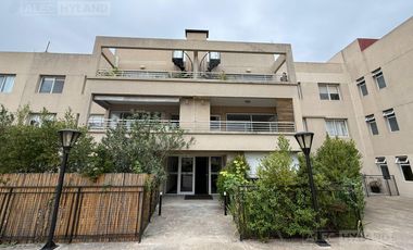 Departamento 2 ambientes con jardín en venta en Sucre San Isidro