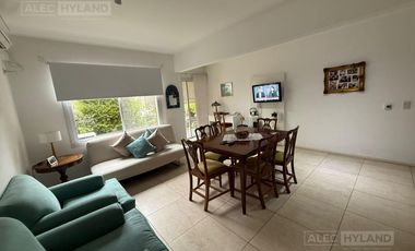 Departamento 2 ambientes con jardín en venta en Sucre San Isidro