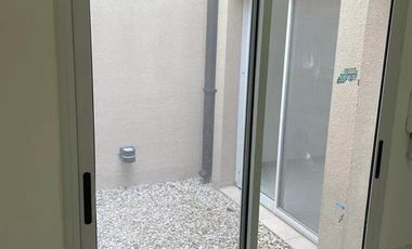 Casa en venta - 5 Dormitorios 2 Baños - 100Mts2 - Quilmes