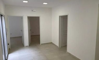 Casa en venta - 5 Dormitorios 2 Baños - 100Mts2 - Quilmes