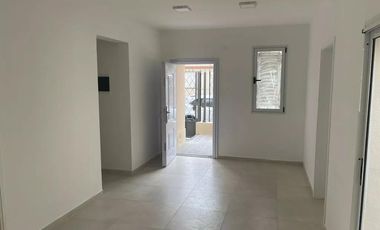 Casa en venta - 5 Dormitorios 2 Baños - 100Mts2 - Quilmes