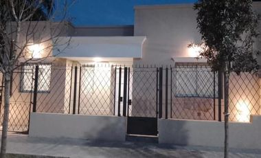 Casa en venta - 5 Dormitorios 2 Baños - 100Mts2 - Quilmes