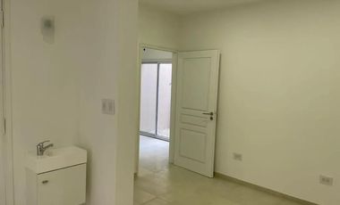 Casa en venta - 5 Dormitorios 2 Baños - 100Mts2 - Quilmes