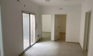 Casa en venta - 5 Dormitorios 2 Baños - 100Mts2 - Quilmes