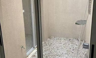 Casa en venta - 5 Dormitorios 2 Baños - 100Mts2 - Quilmes