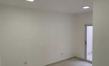 Casa en venta - 5 Dormitorios 2 Baños - 100Mts2 - Quilmes