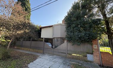 Casa 5 ambientes con piscina