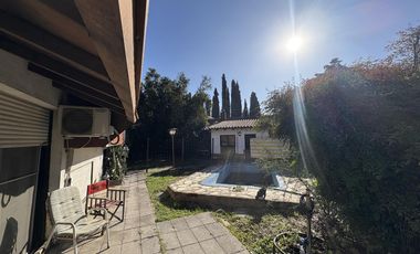 Casa 5 ambientes con piscina