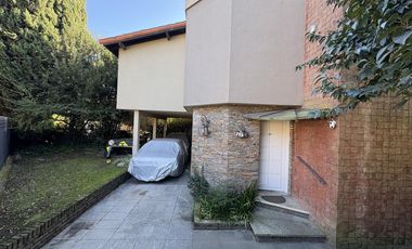 Casa 5 ambientes con piscina