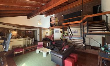 Casa 5 ambientes con piscina