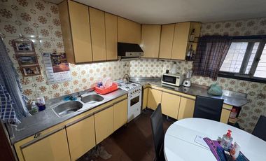 Casa 5 ambientes con piscina