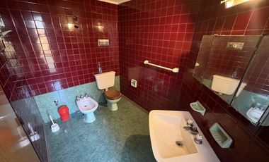 Casa 5 ambientes con piscina