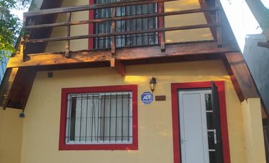 Casa en venta - 2 Dormitorios 2 Baños - Cochera - 106Mts2 - Las Toninas