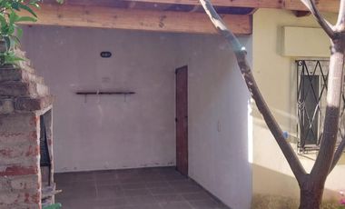 Casa en venta - 2 Dormitorios 2 Baños - Cochera - 106Mts2 - Las Toninas