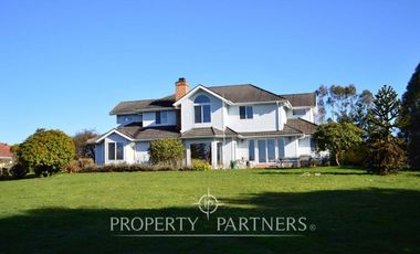Linda casa con excelente vista a lago y volcanes, Llanquihue