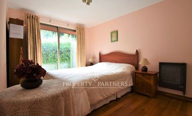 Pingueral casa con amplio patio y piscina