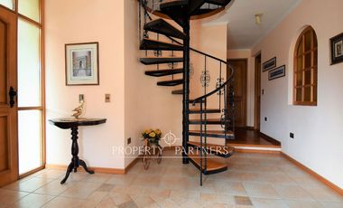 Pingueral casa con amplio patio y piscina