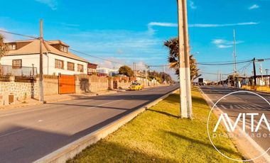 Casa esquina, en plena avenida San Marcos