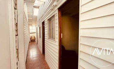 Casa esquina, en plena avenida San Marcos