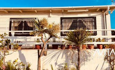 Casa esquina, en plena avenida San Marcos